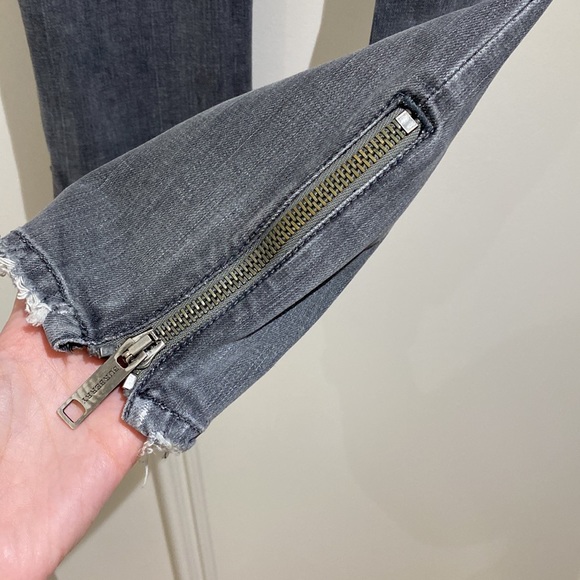 Burberry Brit jeans with zipper details - Picture 3 of 8